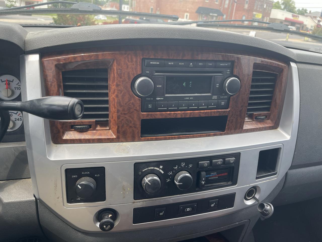 Dodge Ram 2500 Laramie Mega Cab 4WD 2006