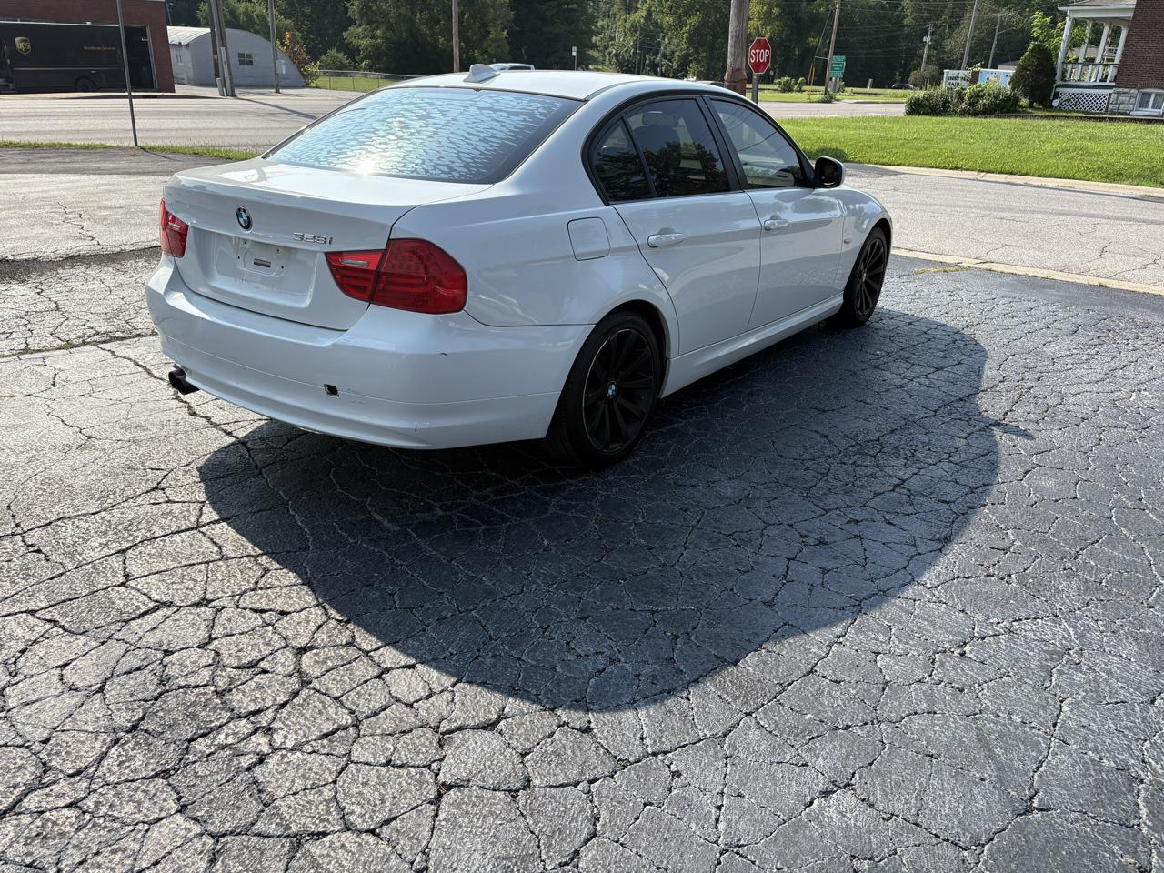 BMW 3-Series 328i 2011