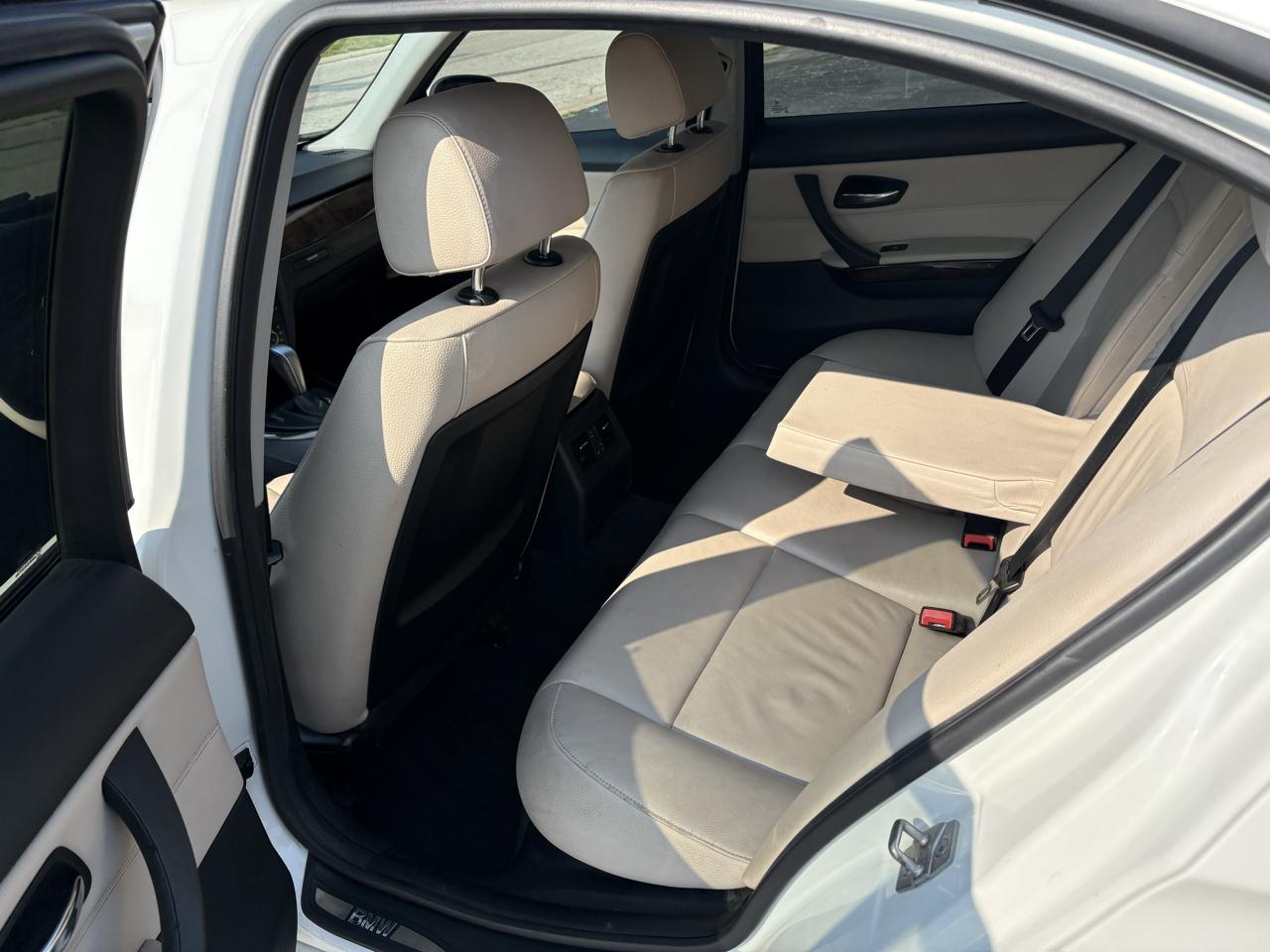 BMW 3-Series 328i 2011