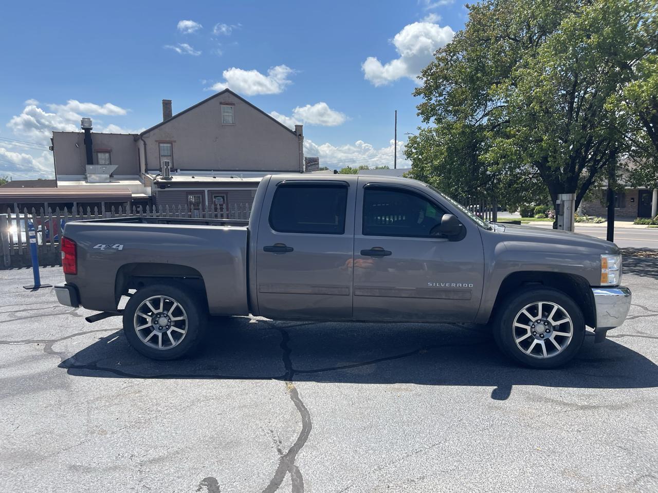 Chevrolet Silverado 1500 1LT Crew Cab 4WD 2013