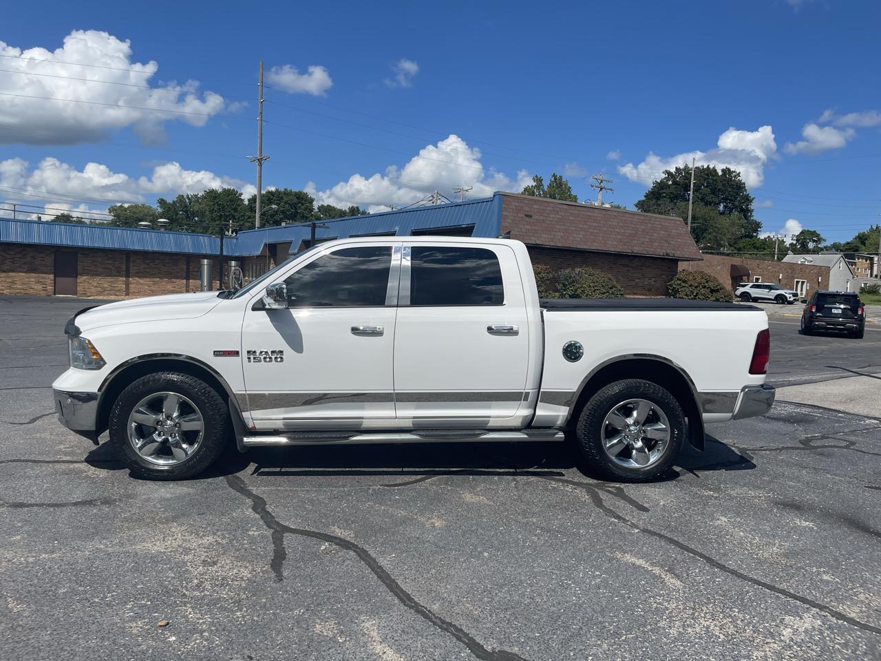 RAM 1500 4WD Crew Cab 140.5" Big Horn 2017
