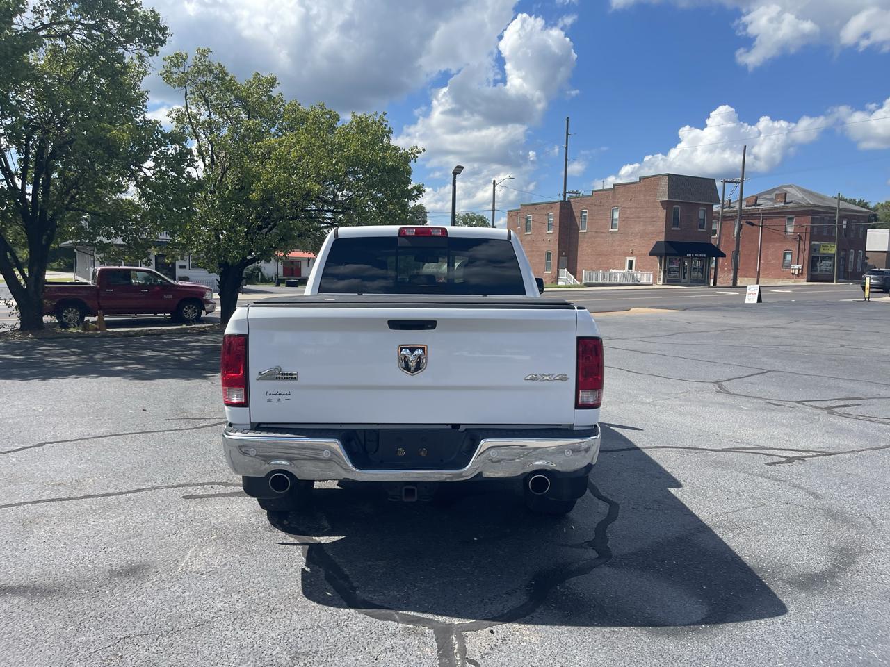 RAM 1500 4WD Crew Cab 140.5" Big Horn 2017