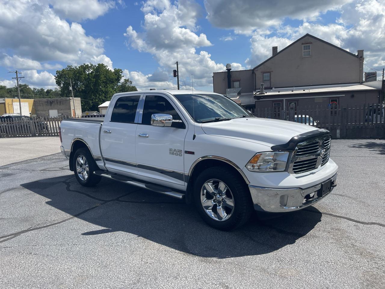 RAM 1500 4WD Crew Cab 140.5" Big Horn 2017