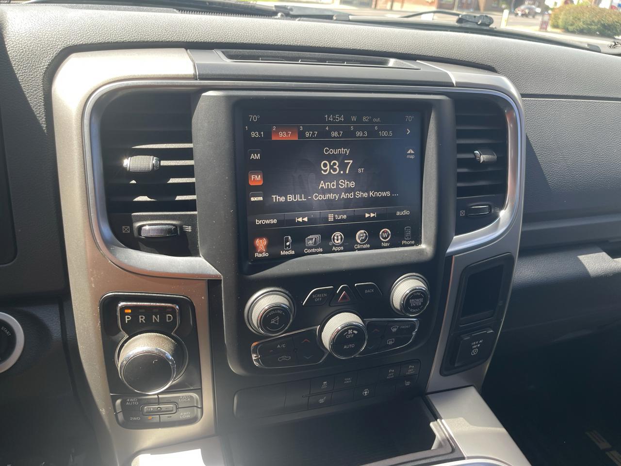 RAM 1500 4WD Crew Cab 140.5" Big Horn 2017