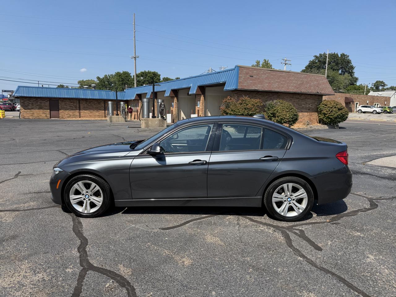 BMW 3-Series 328i xDrive Sedan 2016