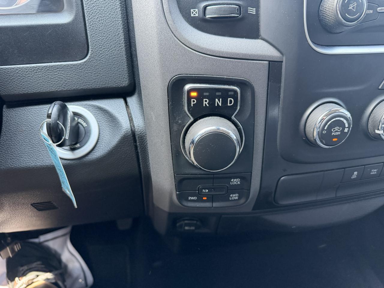 RAM 1500 4WD Crew Cab 140.5" Sport 2018