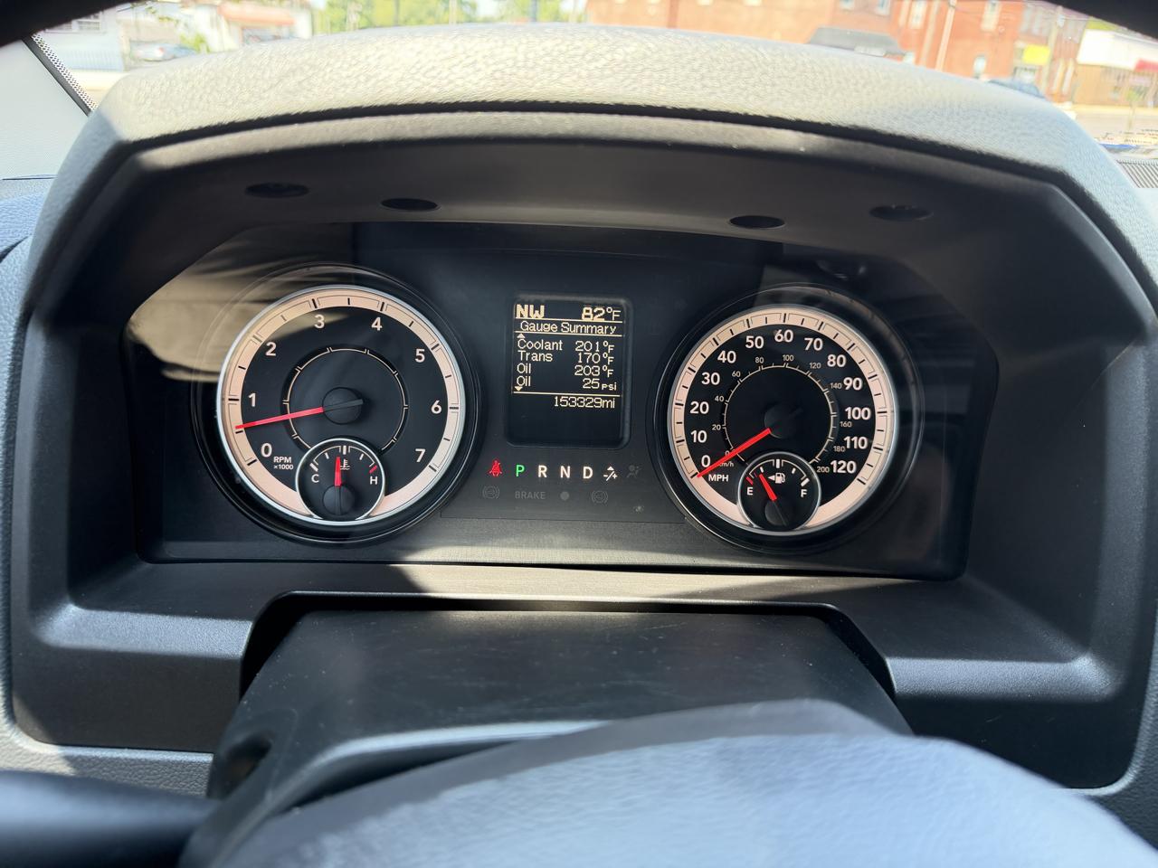 RAM 1500 4WD Crew Cab 140.5" Sport 2018