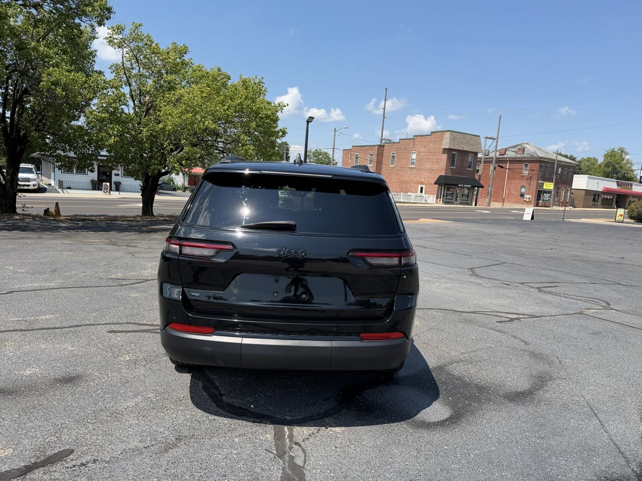 Jeep Grand Cherokee L Laredo 4WD 2022