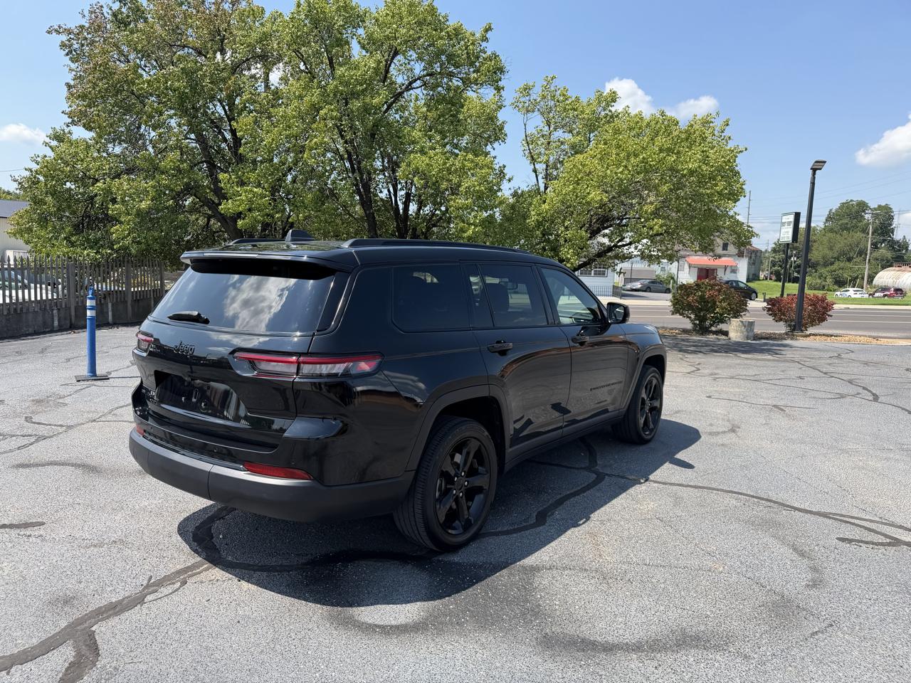 Jeep Grand Cherokee L Laredo 4WD 2022