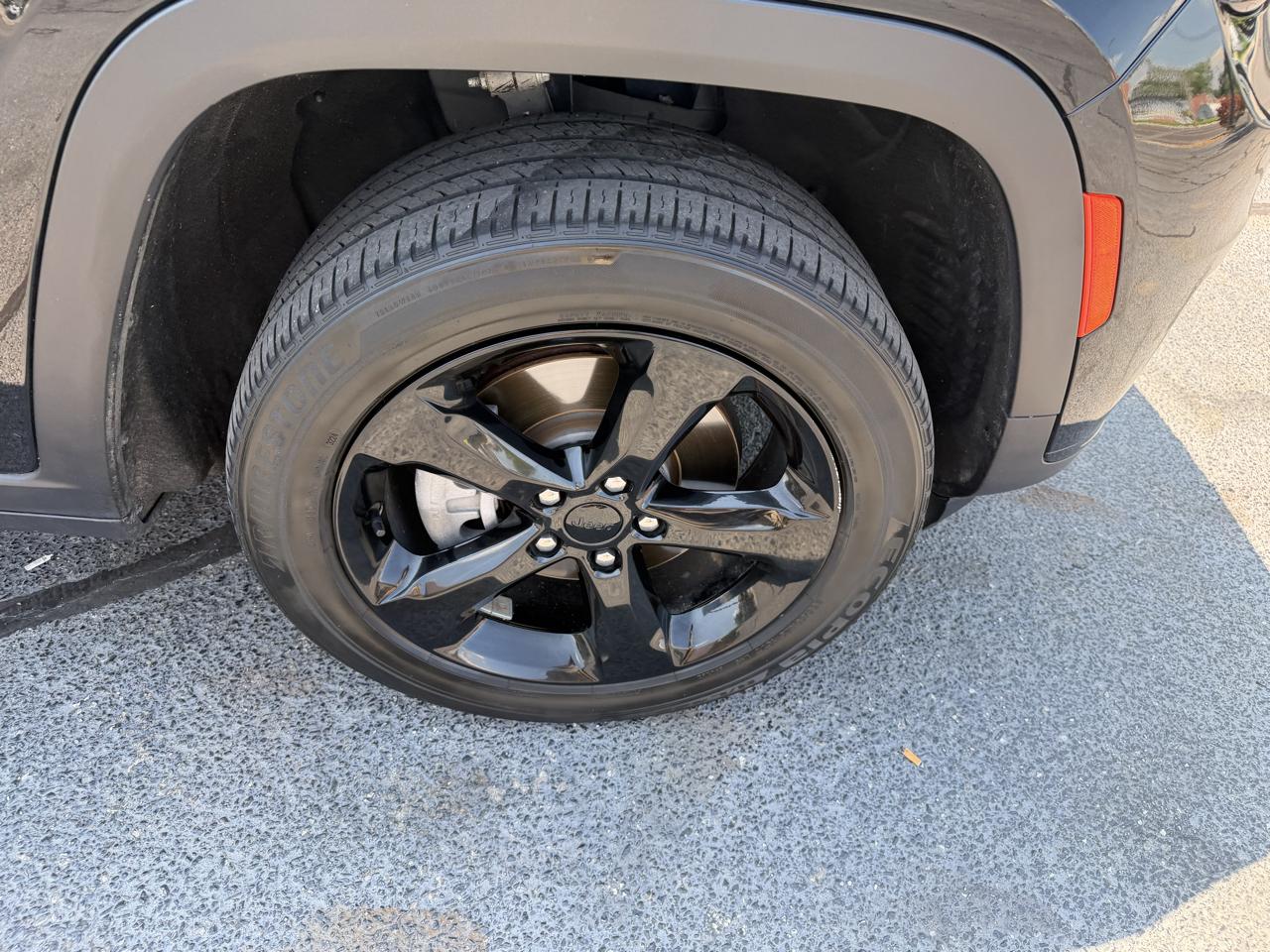 Jeep Grand Cherokee L Laredo 4WD 2022