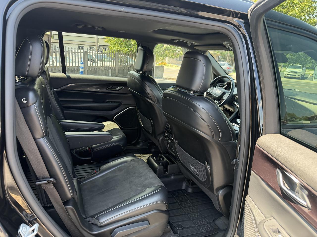 Jeep Grand Cherokee L Laredo 4WD 2022