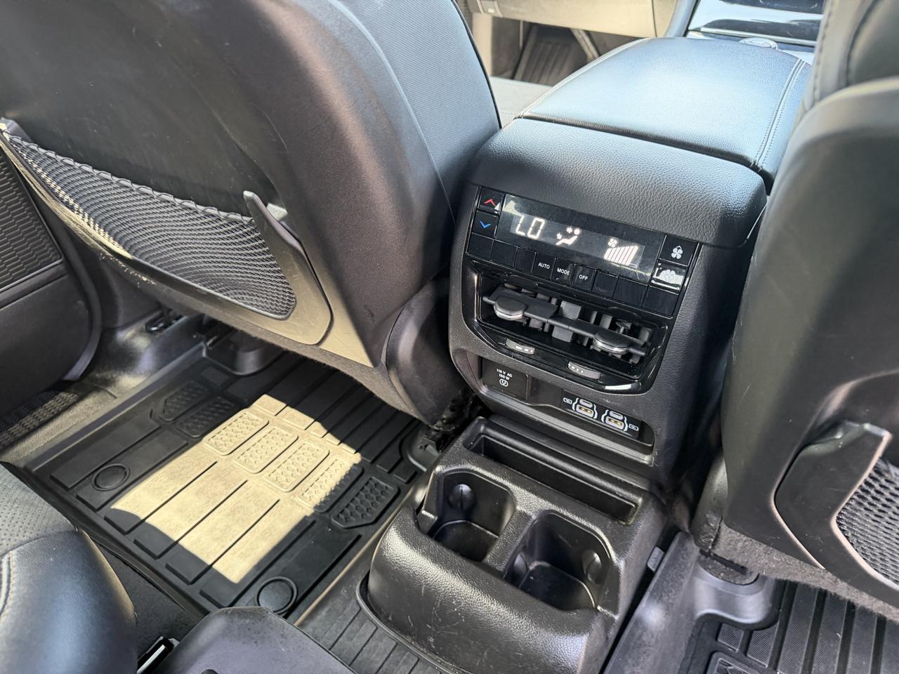 Jeep Grand Cherokee L Laredo 4WD 2022