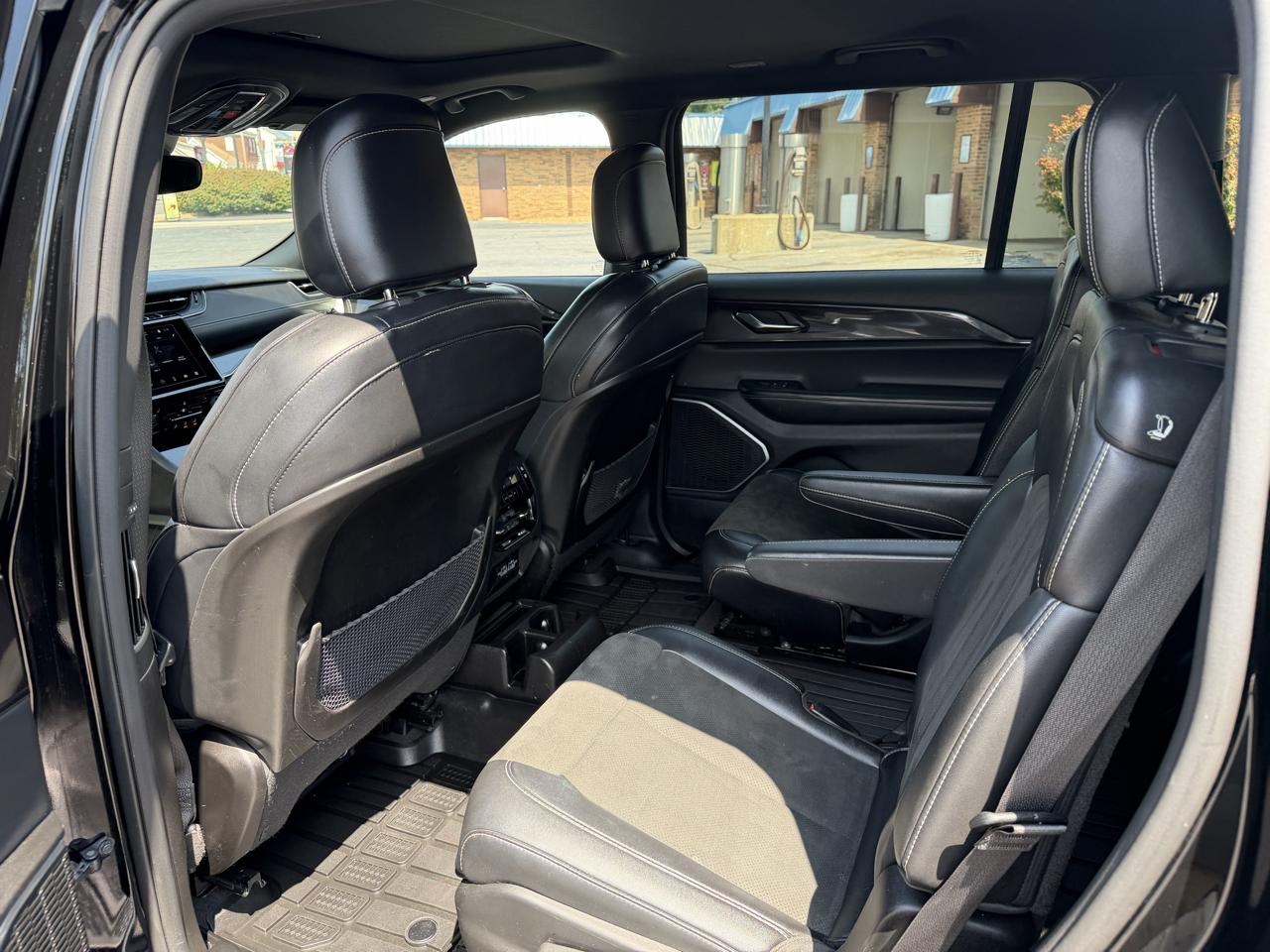 Jeep Grand Cherokee L Laredo 4WD 2022