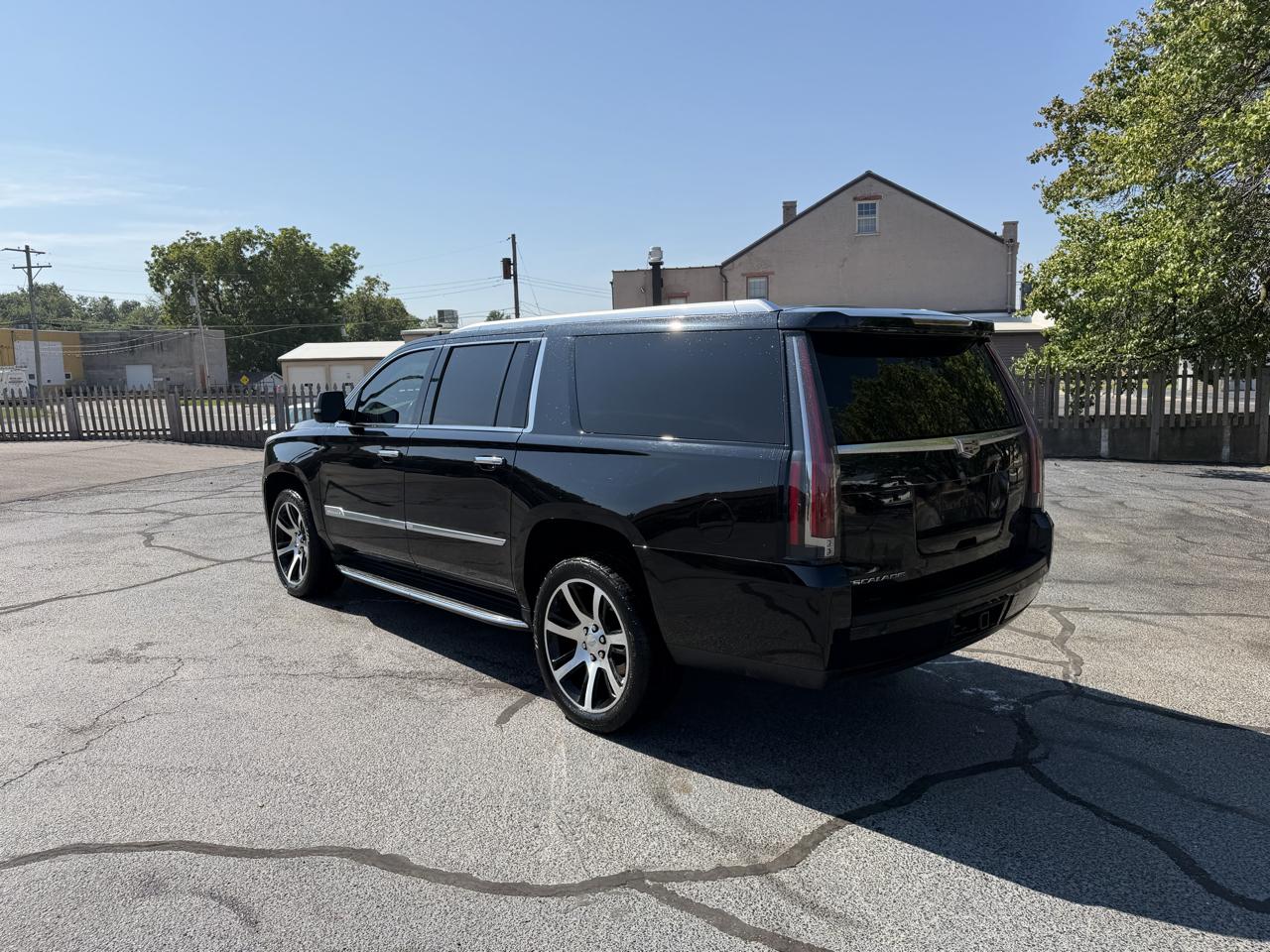 Cadillac Escalade ESV Luxury 4WD 2017