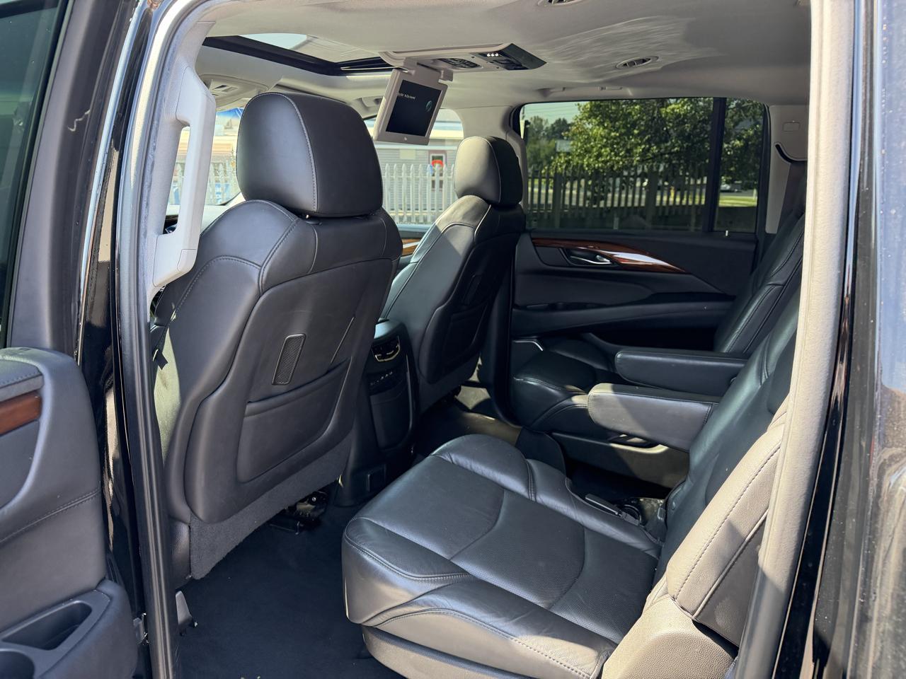 Cadillac Escalade ESV Luxury 4WD 2017