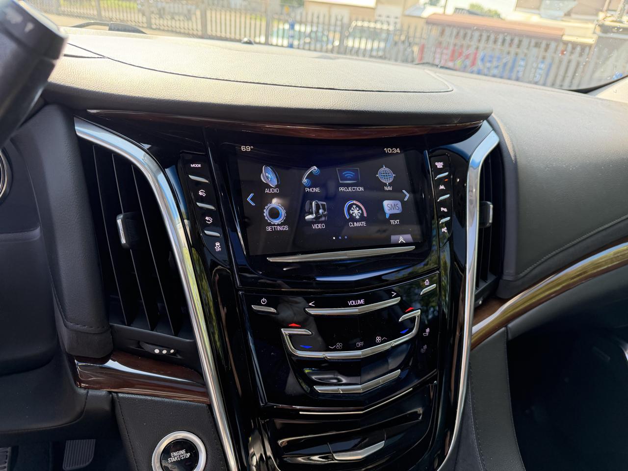 Cadillac Escalade ESV Luxury 4WD 2017