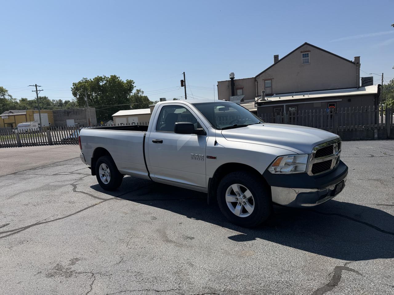 RAM 1500 4WD Reg Cab 140.5" SLT 2014
