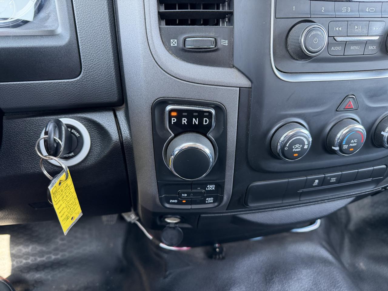 RAM 1500 4WD Reg Cab 140.5" SLT 2014