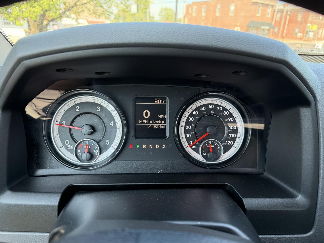 RAM 1500 4WD Reg Cab 140.5" SLT 2014