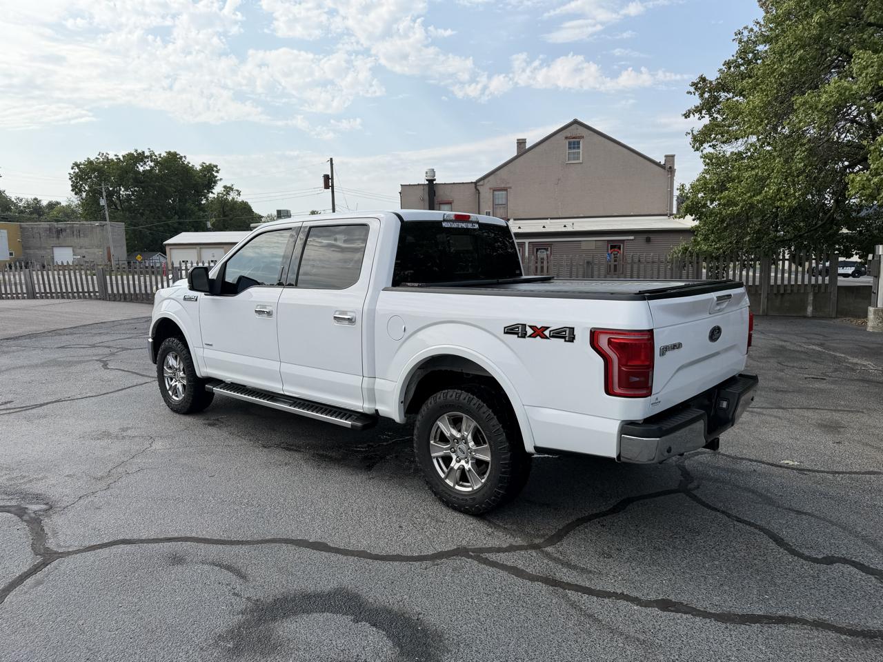 Ford F-150 4WD SuperCrew 139" Lariat 2015