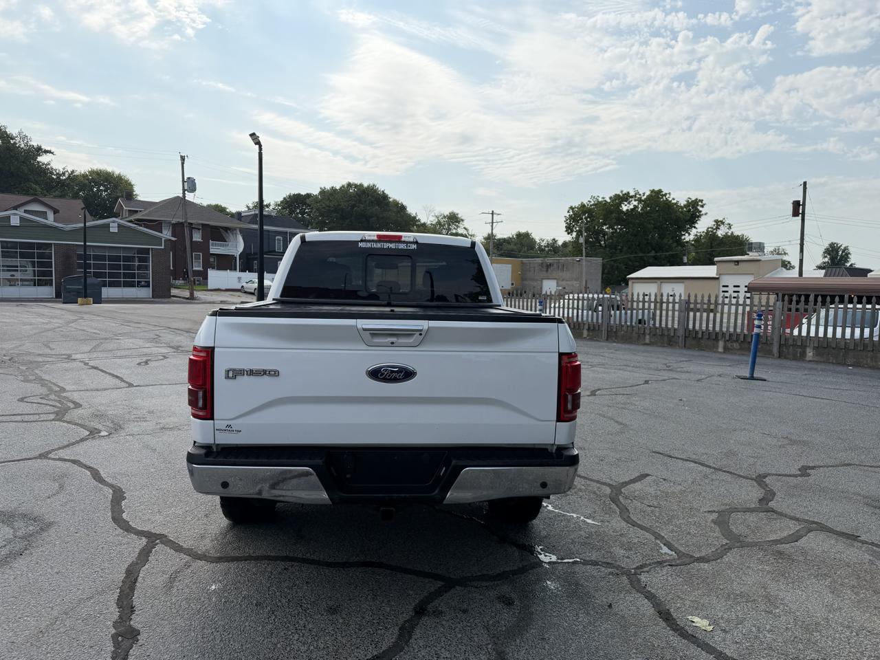 Ford F-150 4WD SuperCrew 139" Lariat 2015