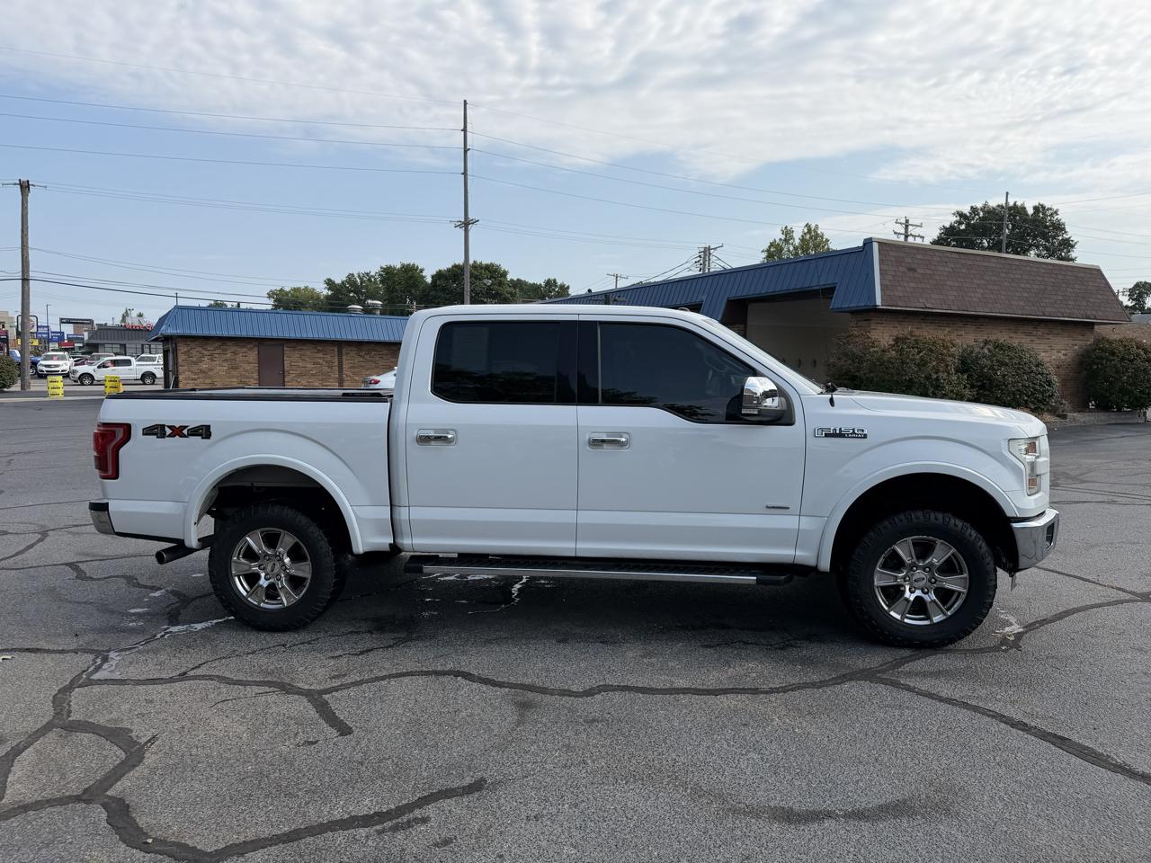 Ford F-150 4WD SuperCrew 139" Lariat 2015