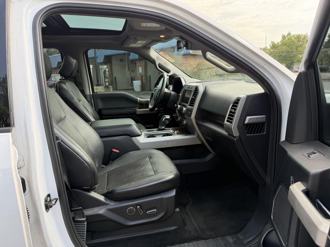 Ford F-150 4WD SuperCrew 139" Lariat 2015