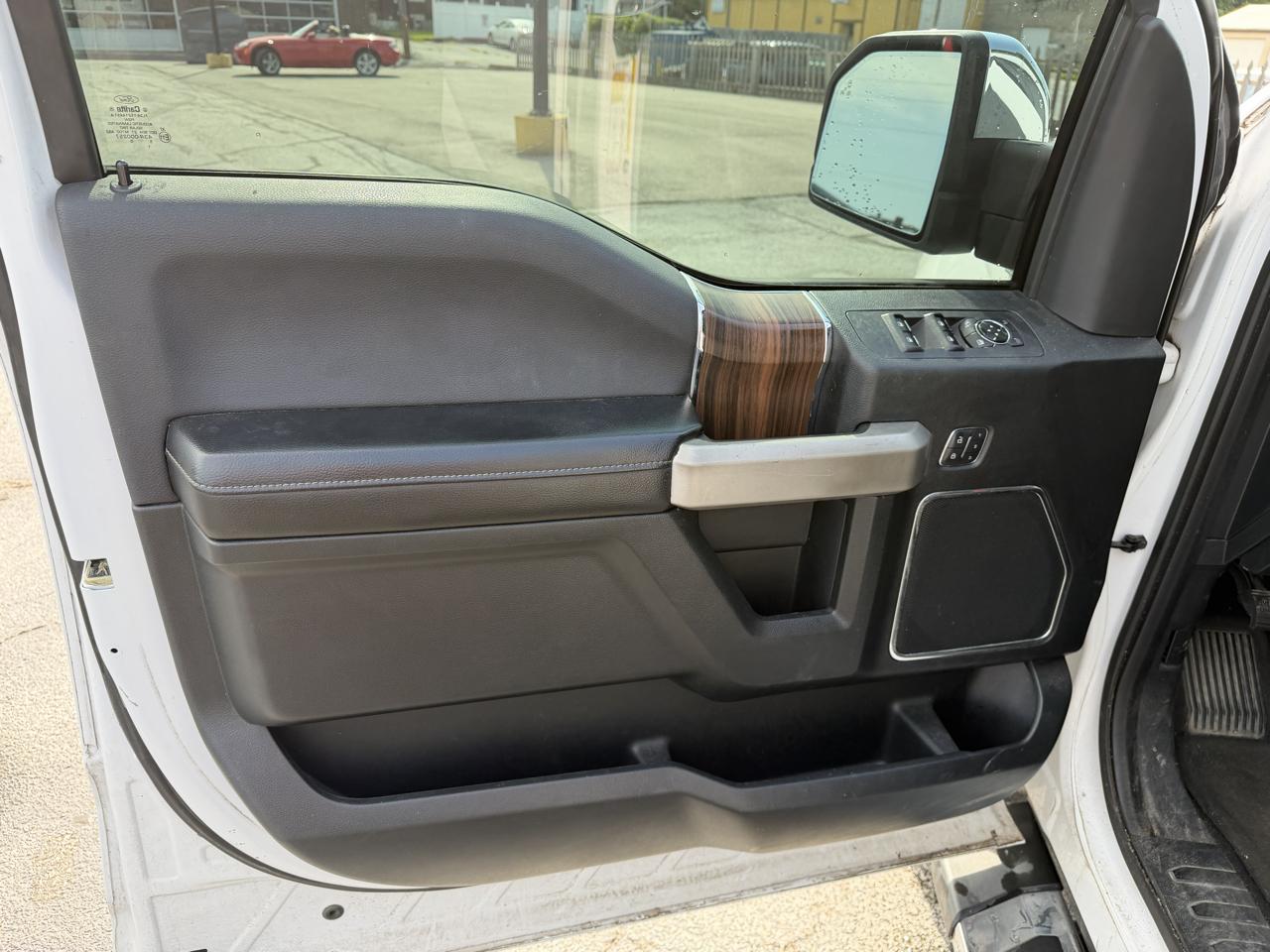 Ford F-150 4WD SuperCrew 139" Lariat 2015