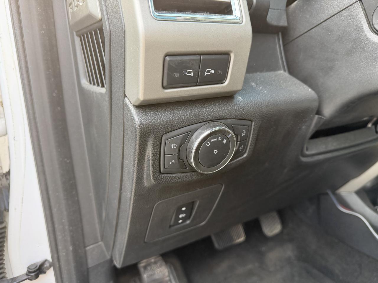 Ford F-150 4WD SuperCrew 139" Lariat 2015