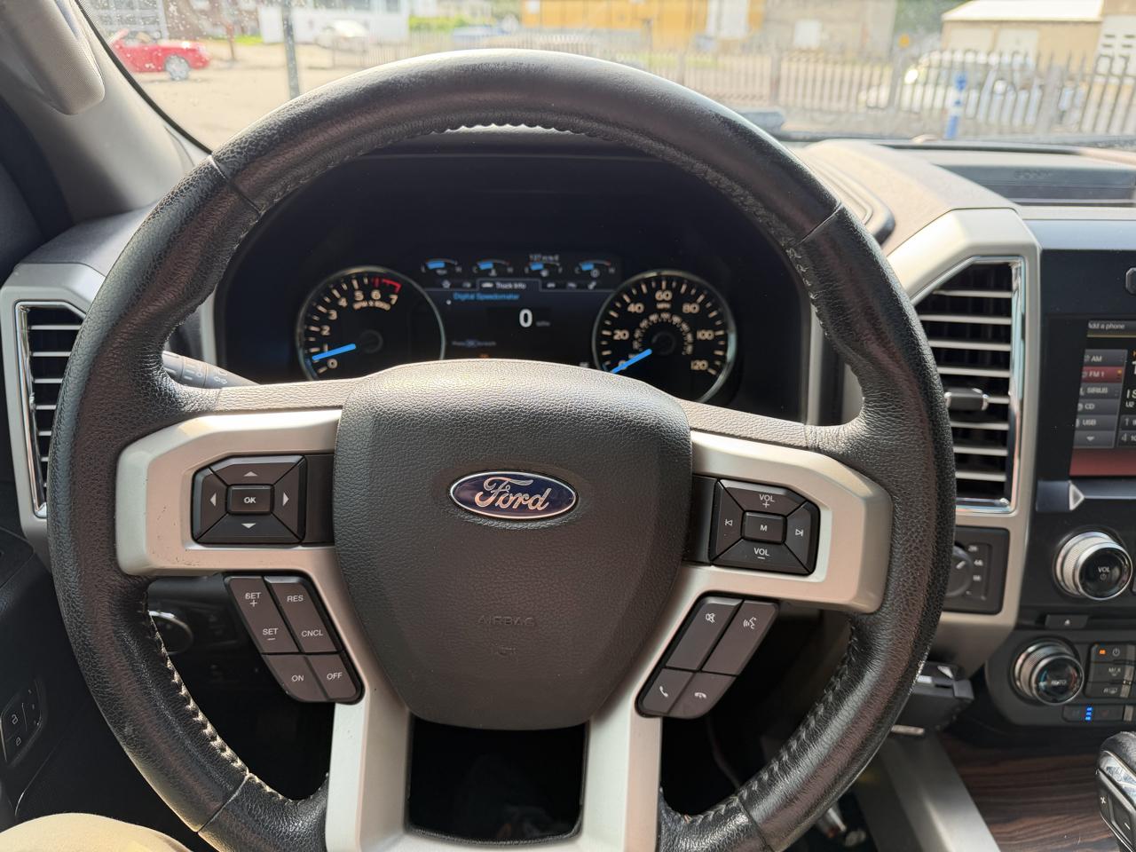 Ford F-150 4WD SuperCrew 139" Lariat 2015