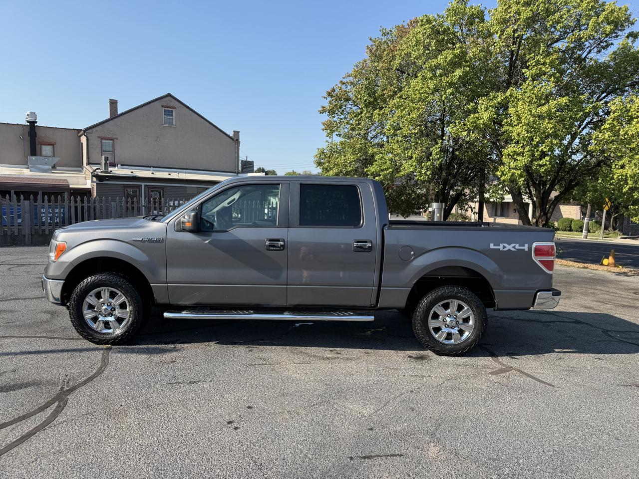 Ford F-150 4WD SuperCrew 145" XLT 2010