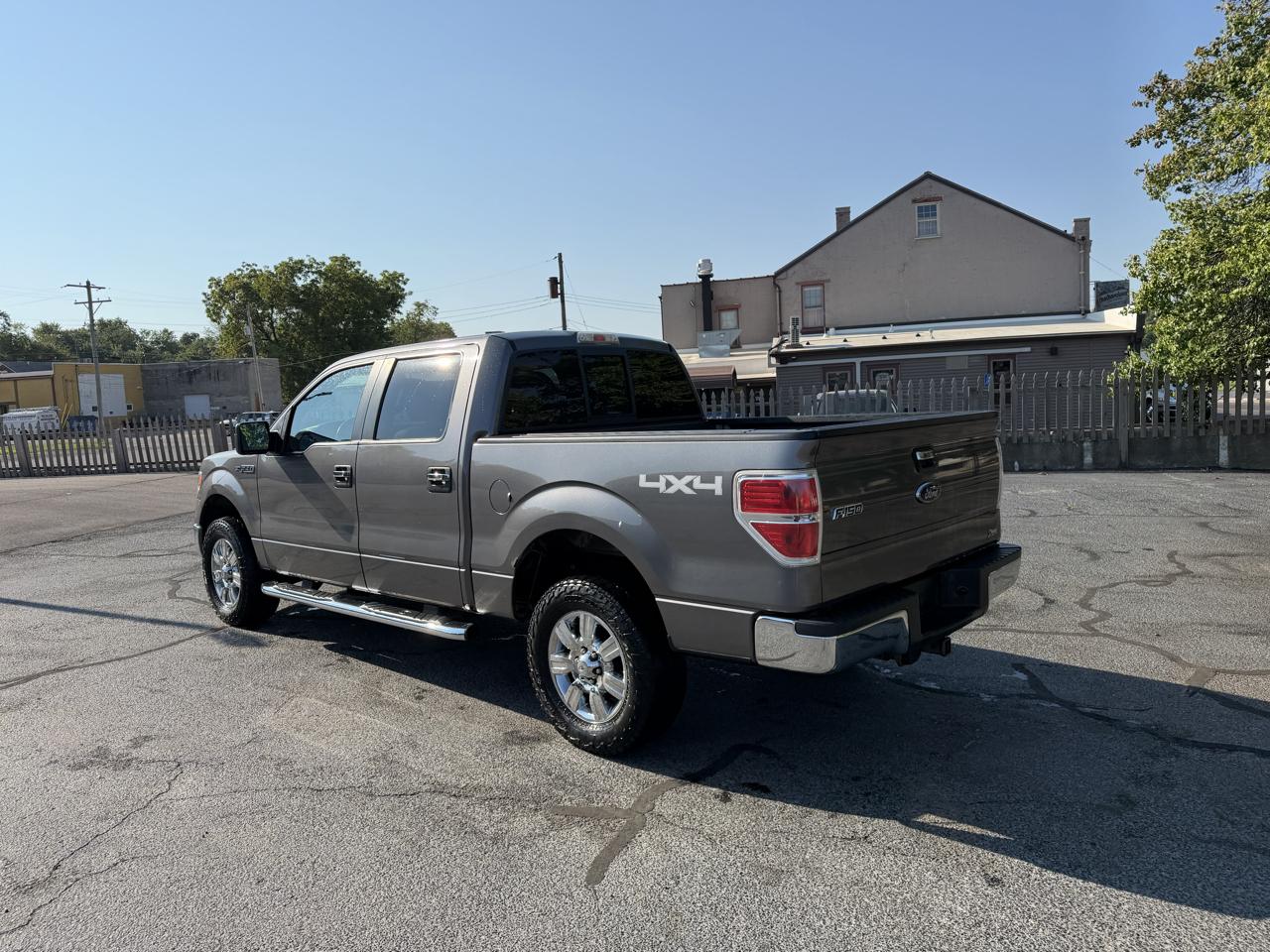 Ford F-150 4WD SuperCrew 145" XLT 2010