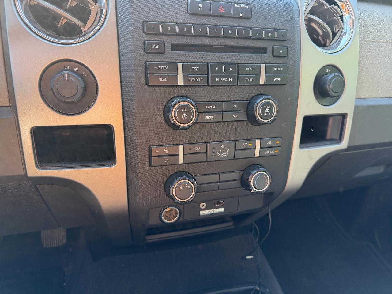 Ford F-150 4WD SuperCrew 145" XLT 2010