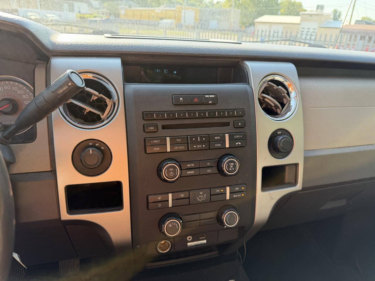 Ford F-150 4WD SuperCrew 145" XLT 2010
