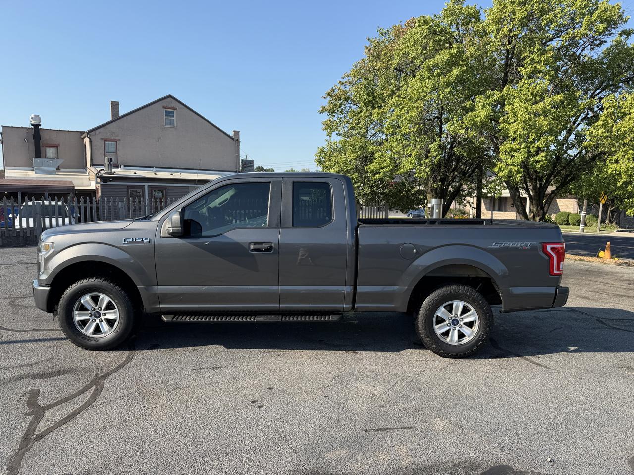 Ford F-150 4WD SuperCab 145" XL 2015