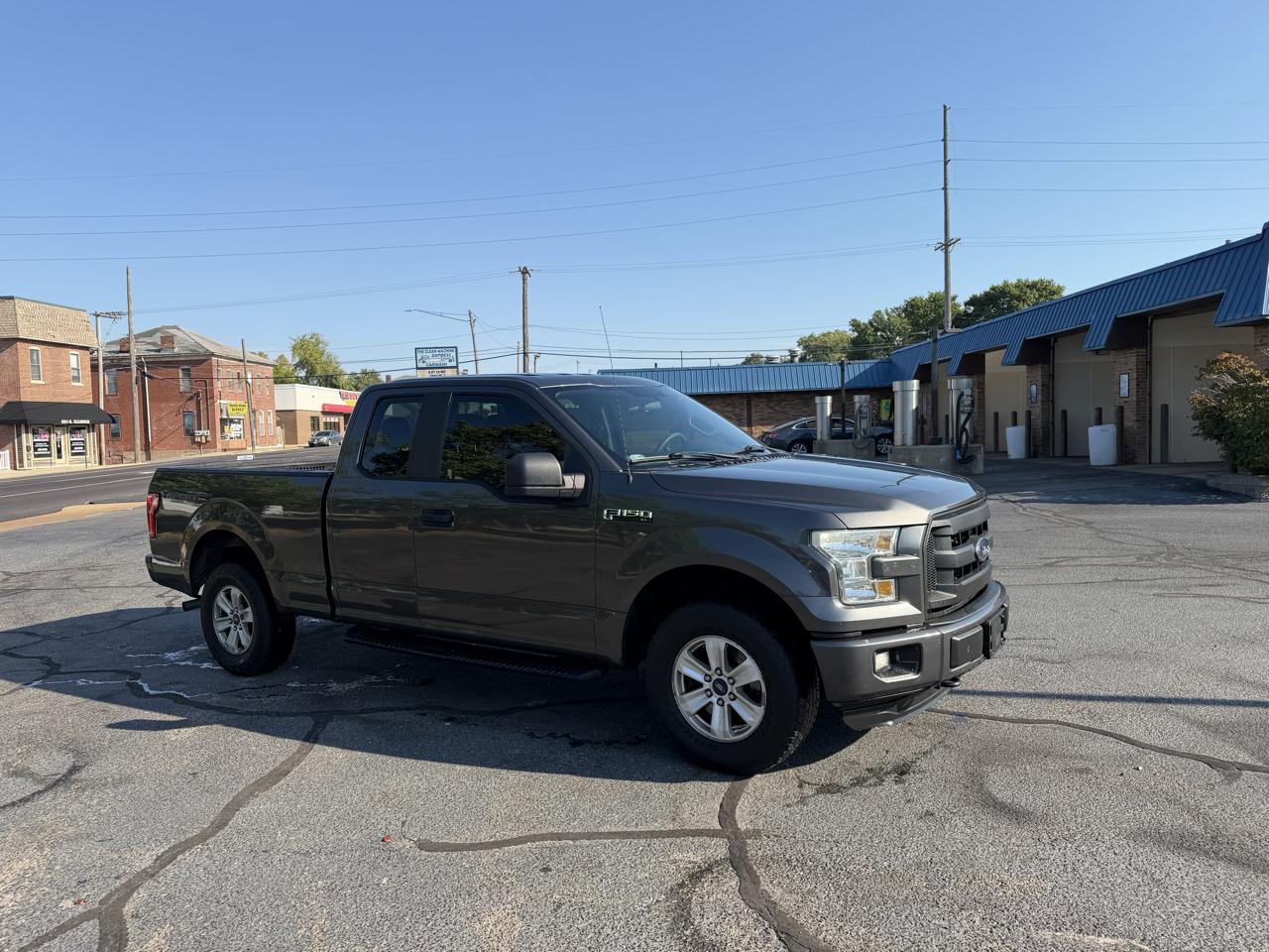 Ford F-150 4WD SuperCab 145" XL 2015
