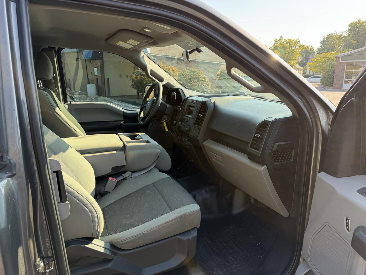 Ford F-150 4WD SuperCab 145" XL 2015