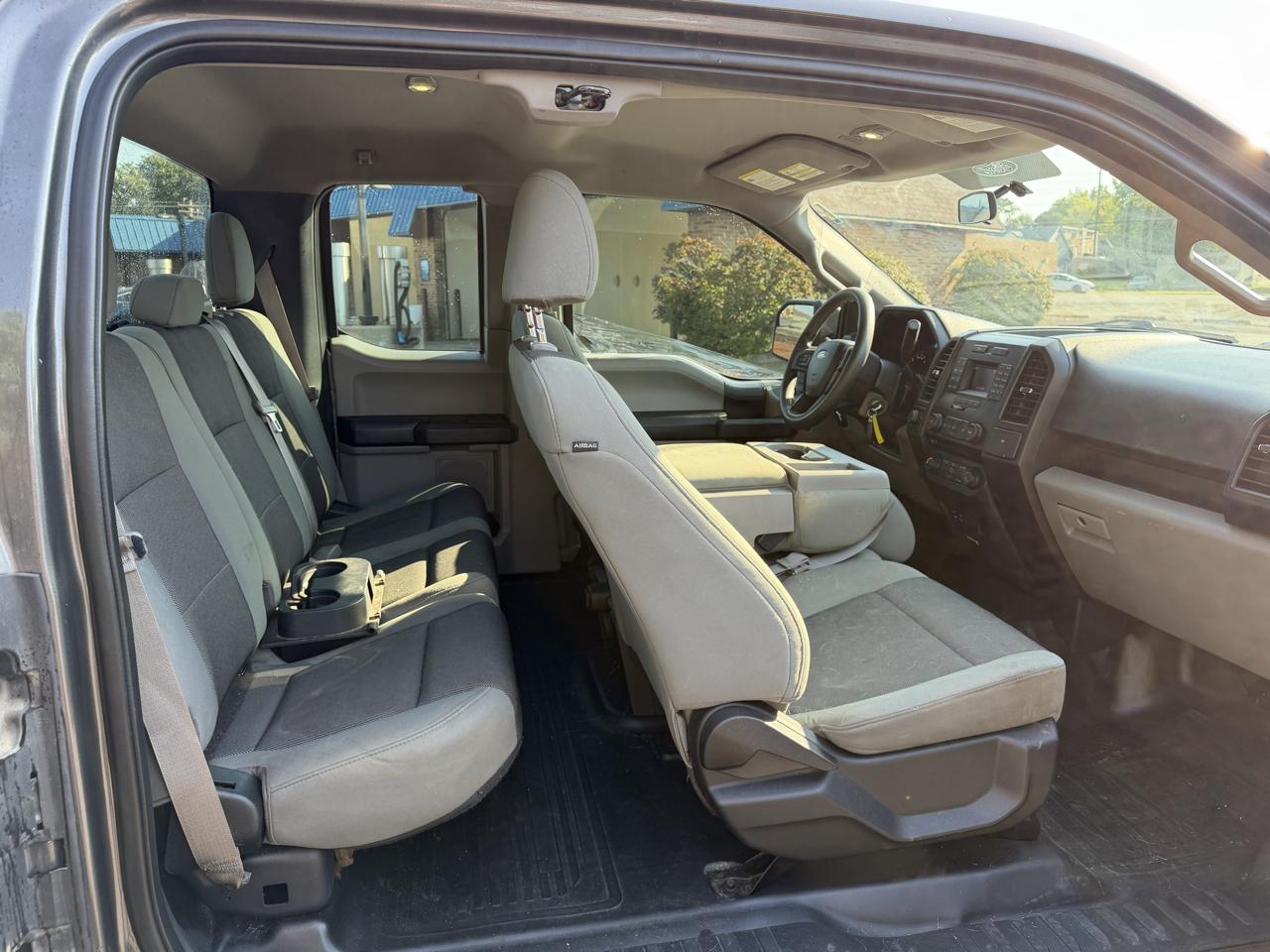 Ford F-150 4WD SuperCab 145" XL 2015