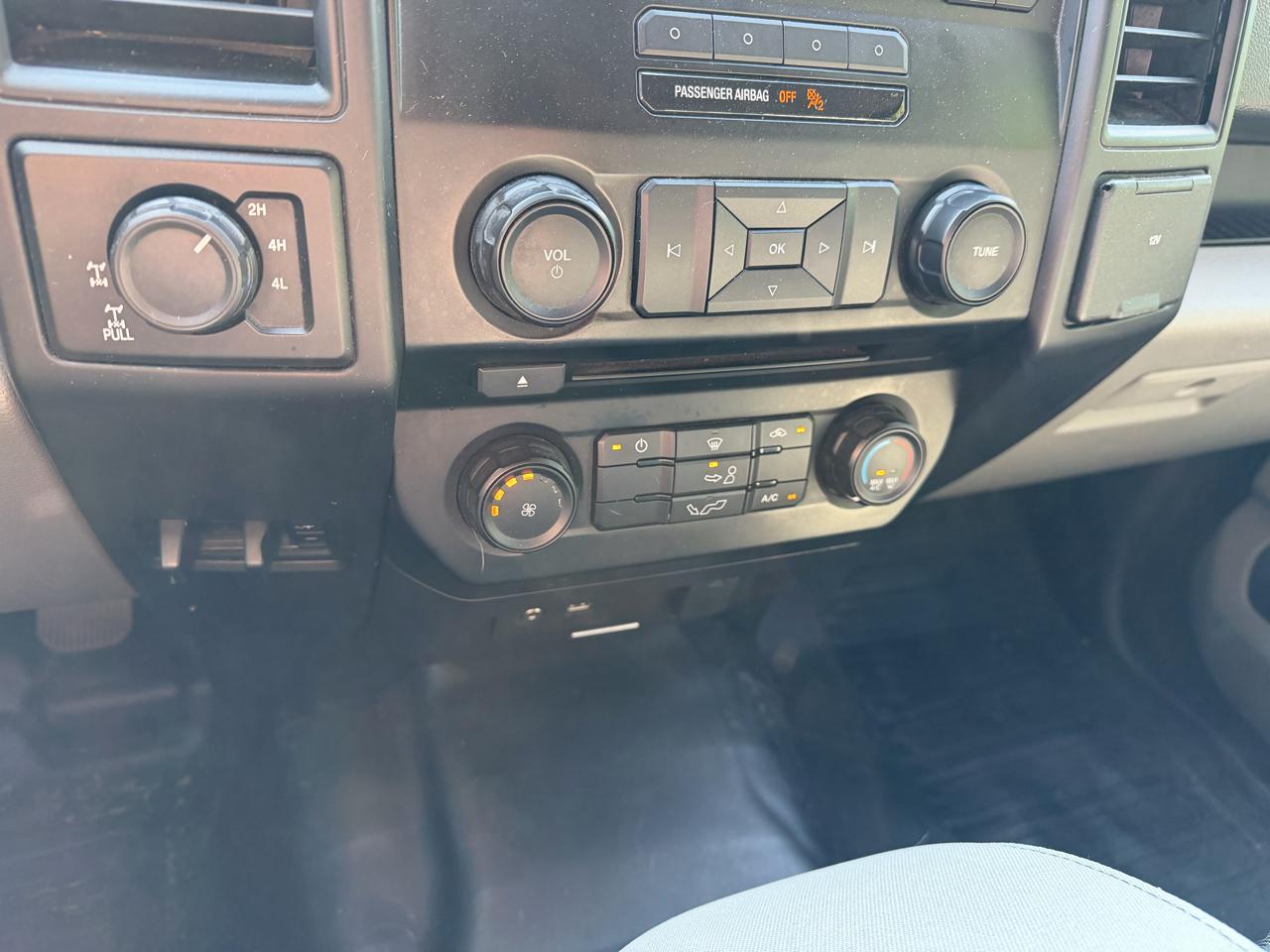 Ford F-150 4WD SuperCab 145" XL 2015