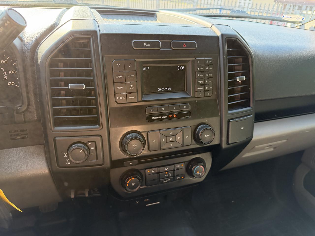 Ford F-150 4WD SuperCab 145" XL 2015