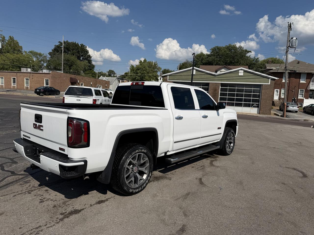 GMC Sierra 1500 4WD Crew Cab 147" Elevation 2016