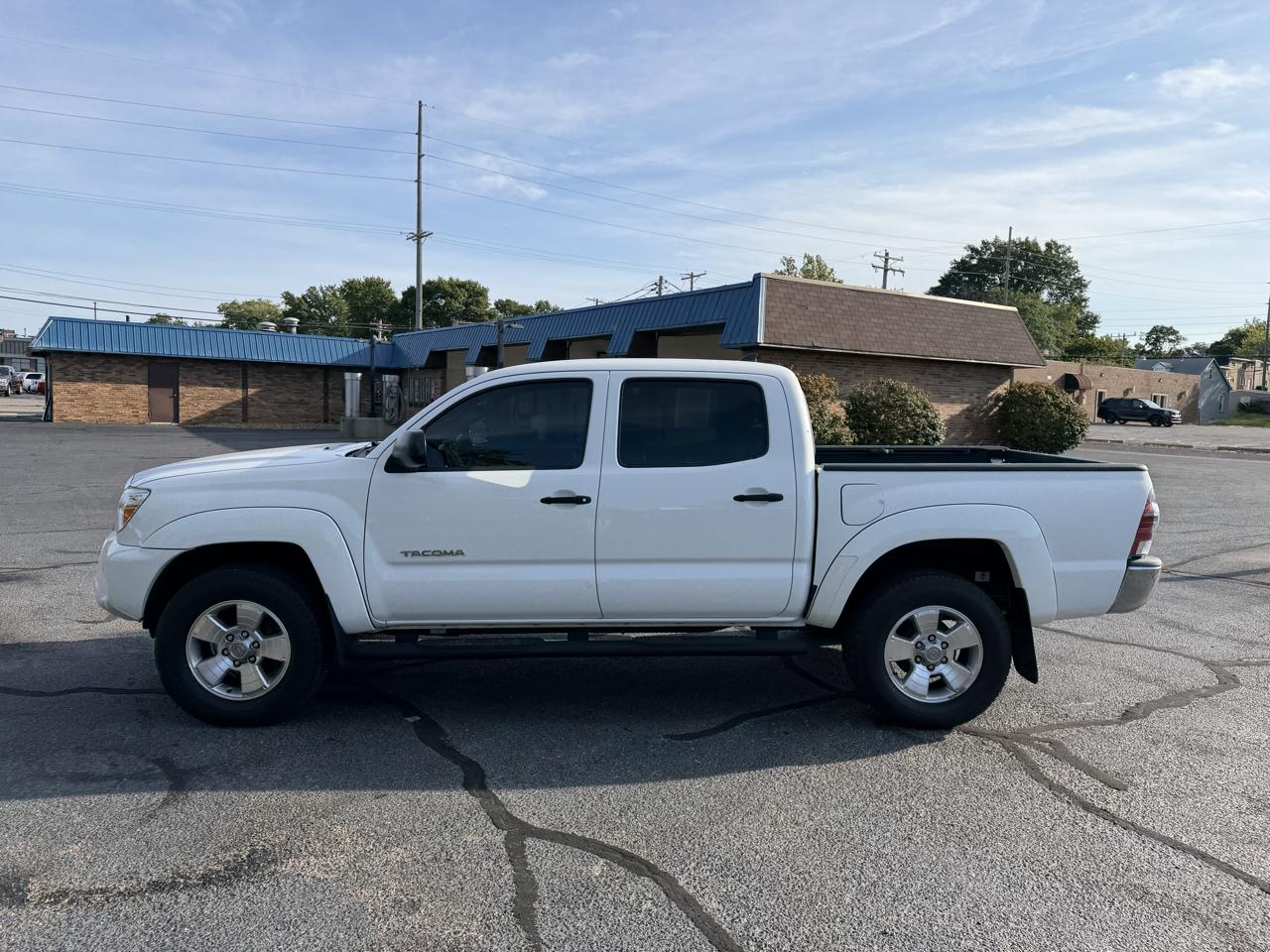 Toyota Tacoma PreRunner Double Cab V6 5AT 2WD 2015