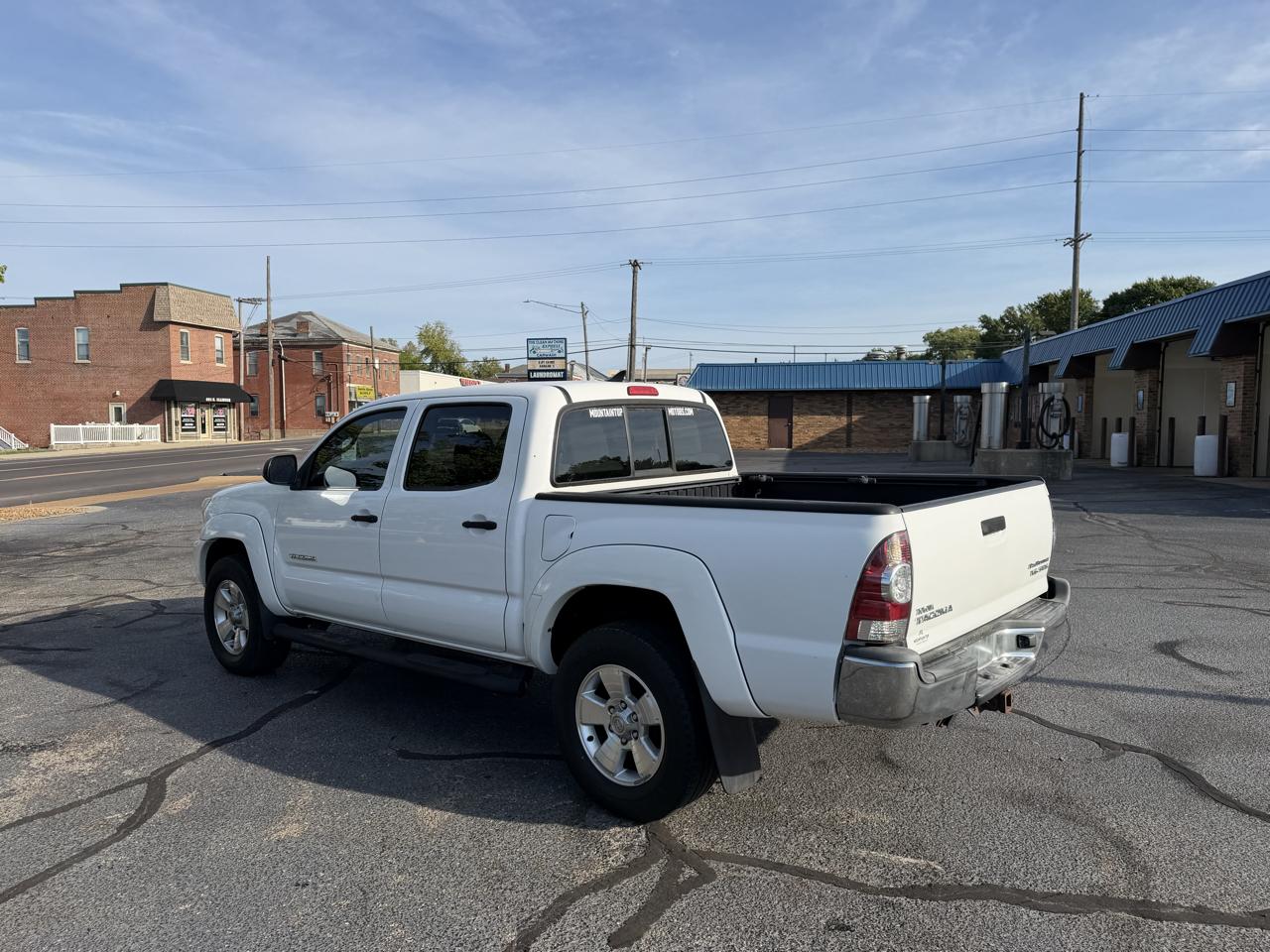 Toyota Tacoma PreRunner Double Cab V6 5AT 2WD 2015