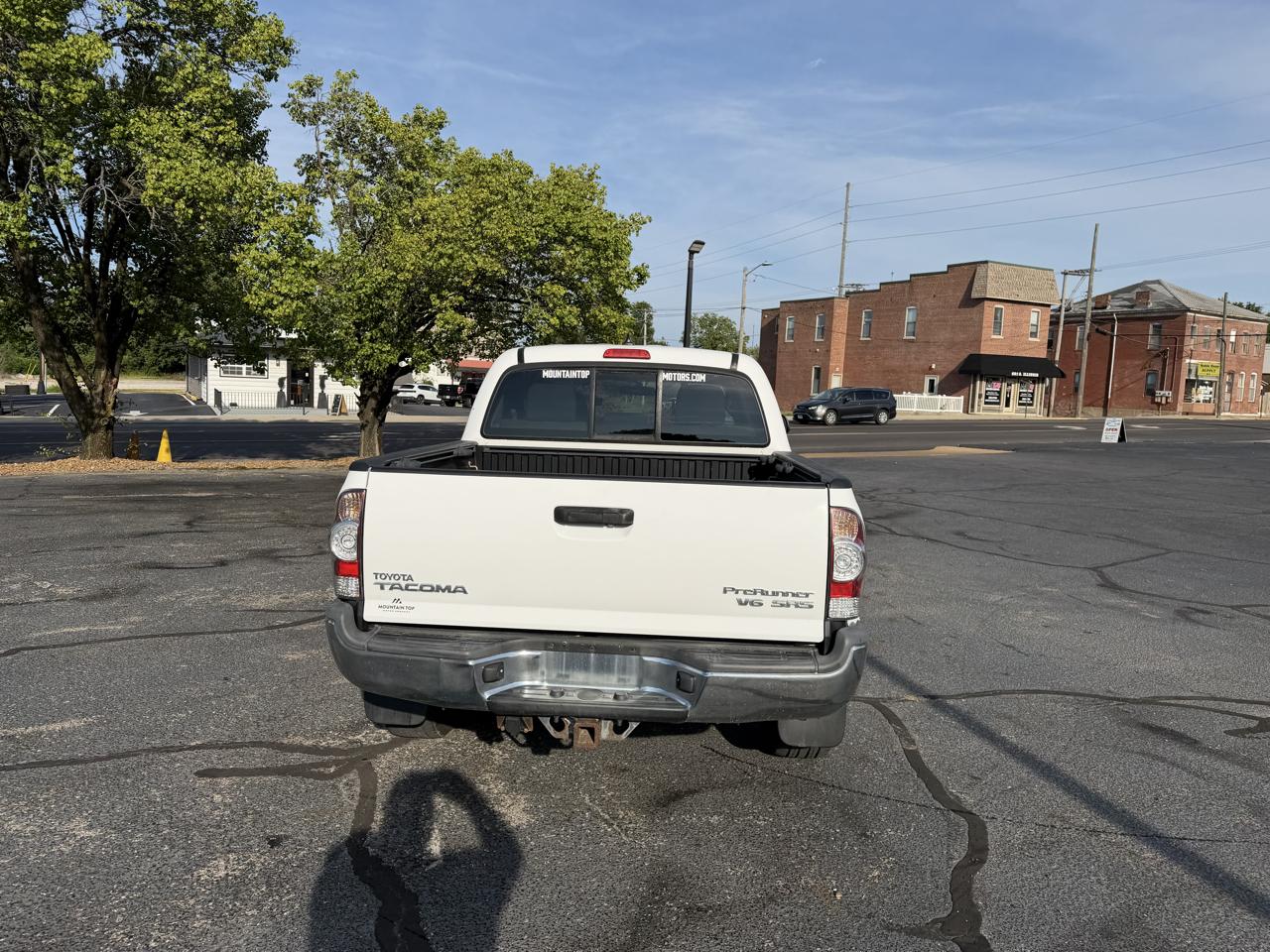 Toyota Tacoma PreRunner Double Cab V6 5AT 2WD 2015