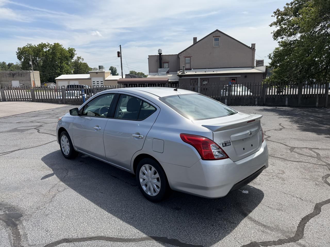 Nissan Versa 1.6 S 5M 2018