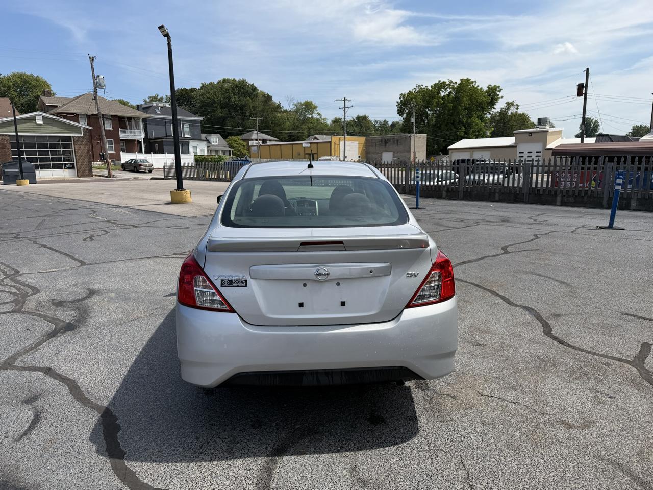 Nissan Versa 1.6 S 5M 2018