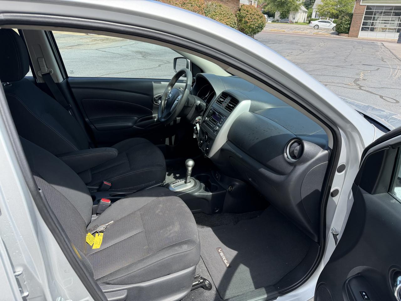 Nissan Versa 1.6 S 5M 2018