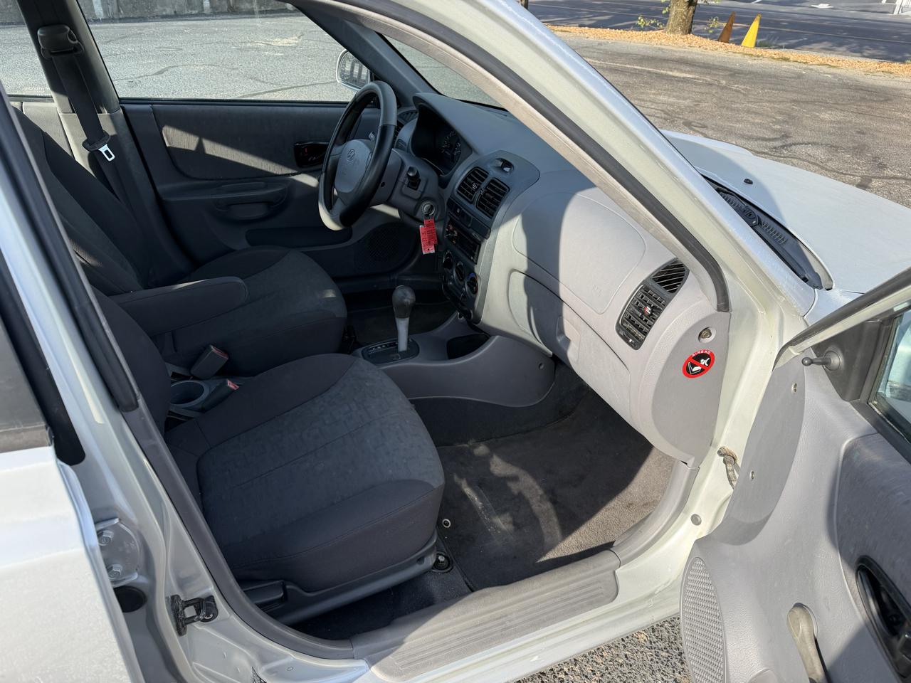 Hyundai Accent GLS 4-Door 2005