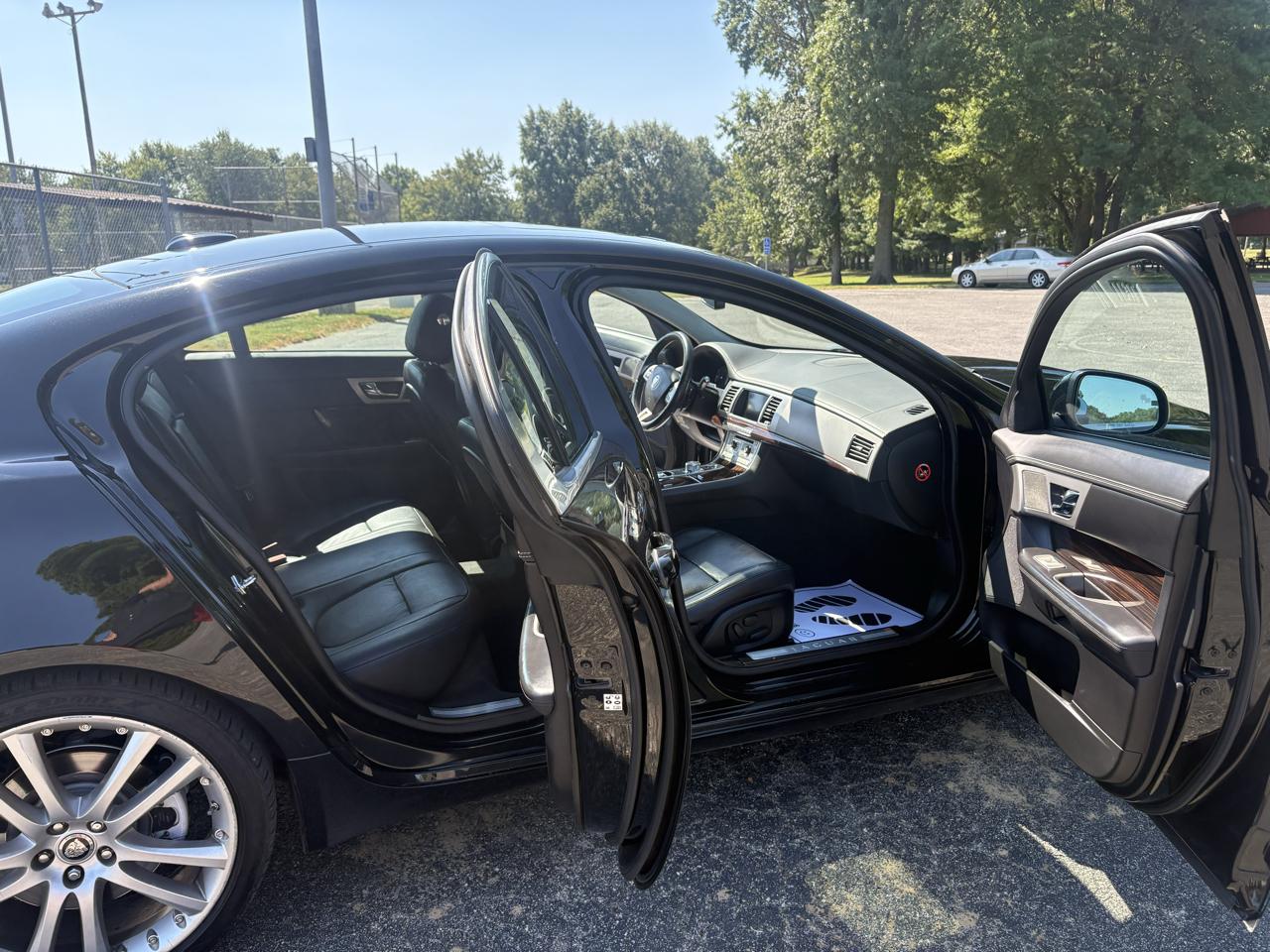 Jaguar XF-Series Premium Luxury 2010