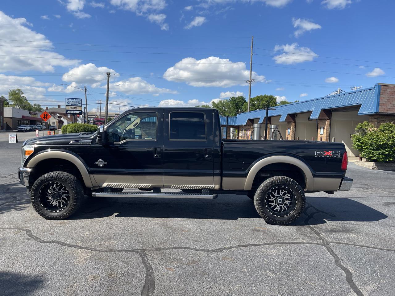 Ford F-350 SD Lariat Crew Cab 4WD 2011
